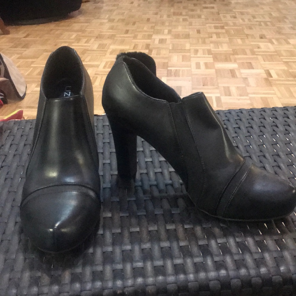 Shoes - Picture 2 of 2